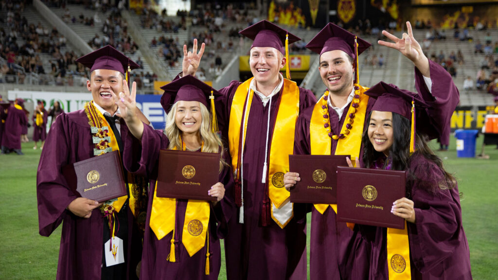 Convocation-SP2022-MSW-2693w-1920x1080-1-1024x576